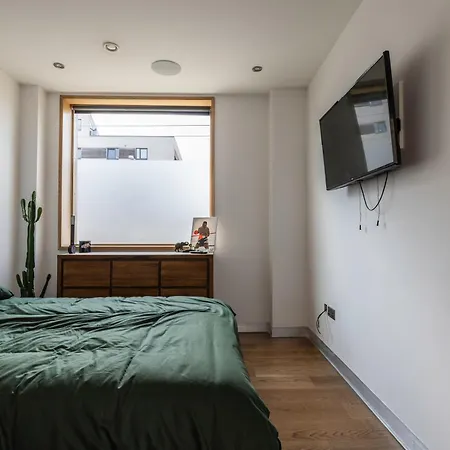 Penthouse Of Old Piano Factory In Kentish Town - Homestay London Exterior photo