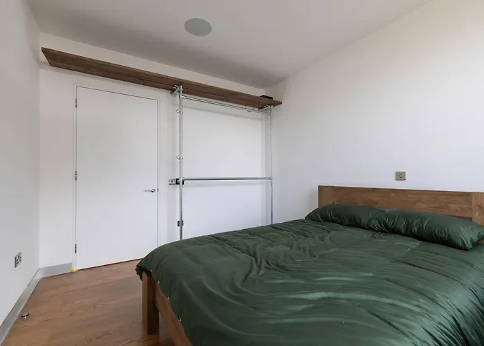 Penthouse Of Old Piano Factory In Kentish Town - Homestay
