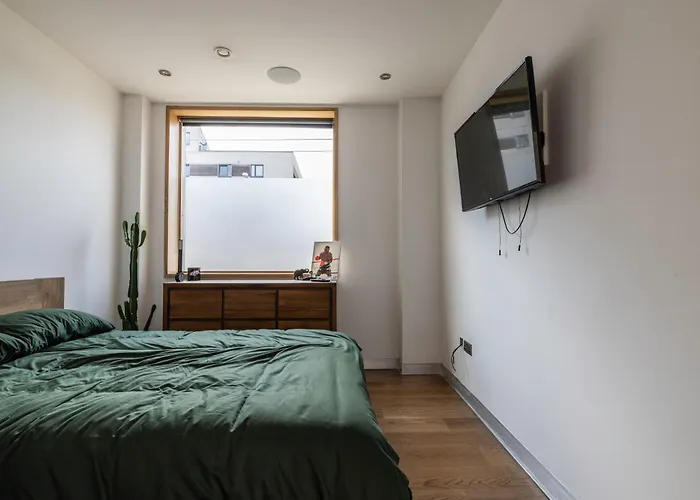 Penthouse Of Old Piano Factory In Kentish Town - Homestay